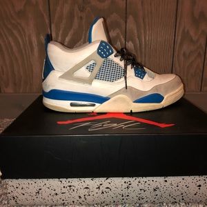Air Jordan Retro 4 military blue